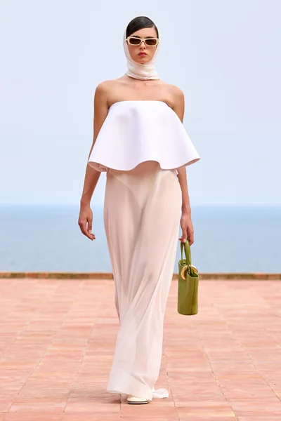 Look 25